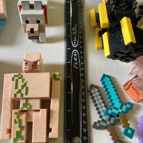 Minecraft Toys Large Lot of Assorted Characters - Picture 3 of 6